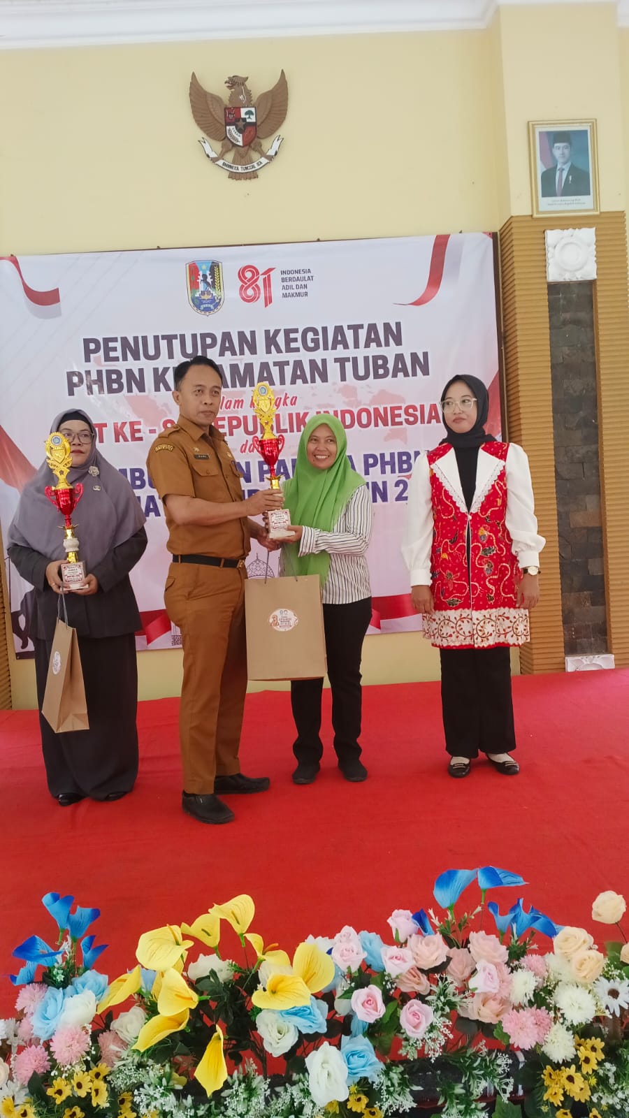 Penerimaan Hadiah Lomba Cipta Menu Ibu PKK Kelurahan Latsari dalam rangka memperingati HUT RI ke 81